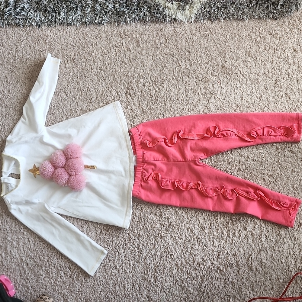 Pom pom Christmas outfit